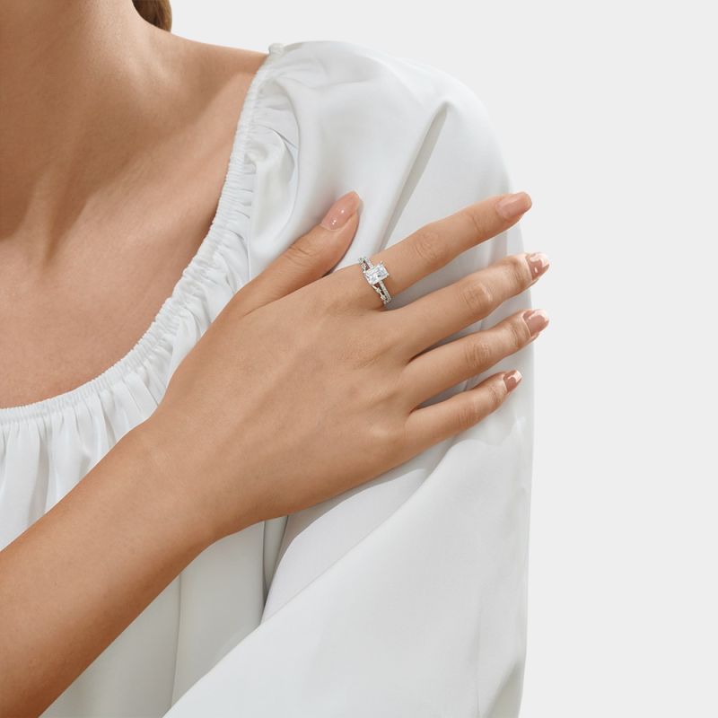 Anillo de Compromiso de Corte Rectangular