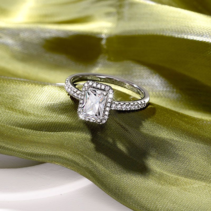 Anillo de promesa de corte rectangular