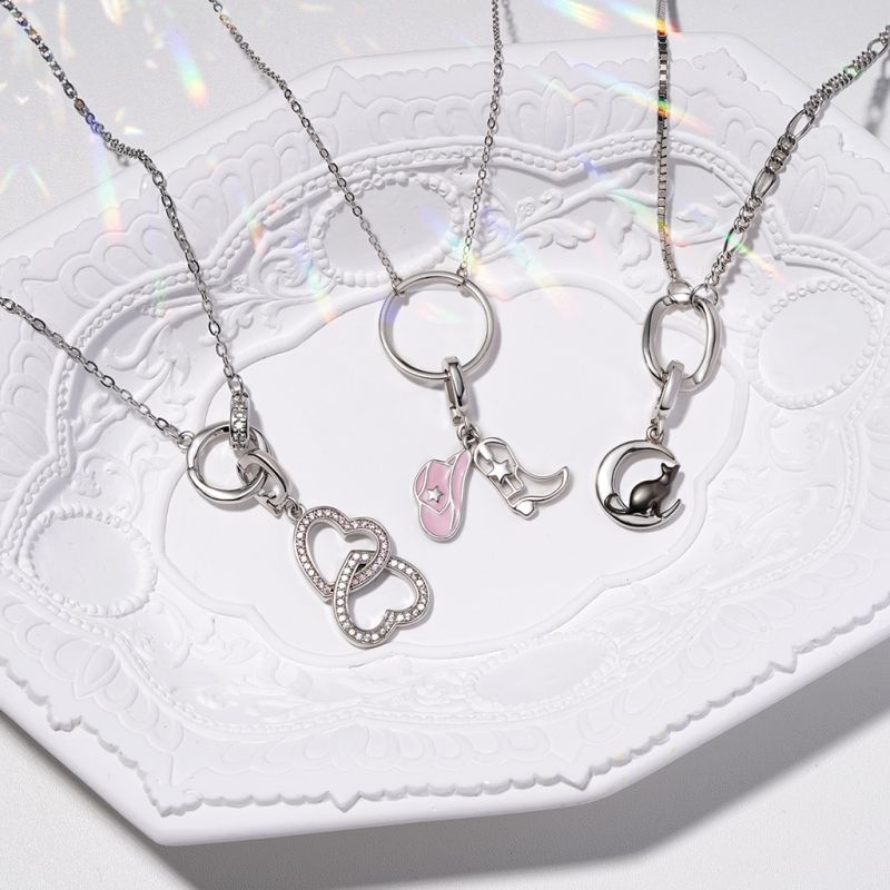 Collar Eslabones Ovalados Huecos con Cadena Asimétrica