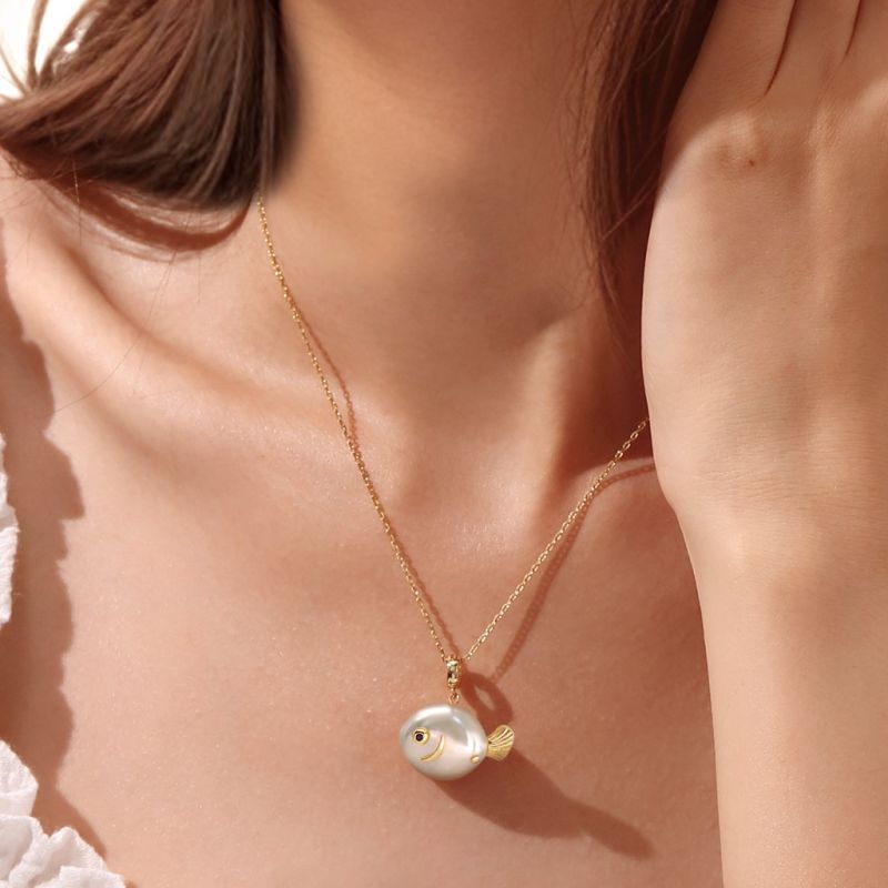 Colgante Pez Perla Blanca