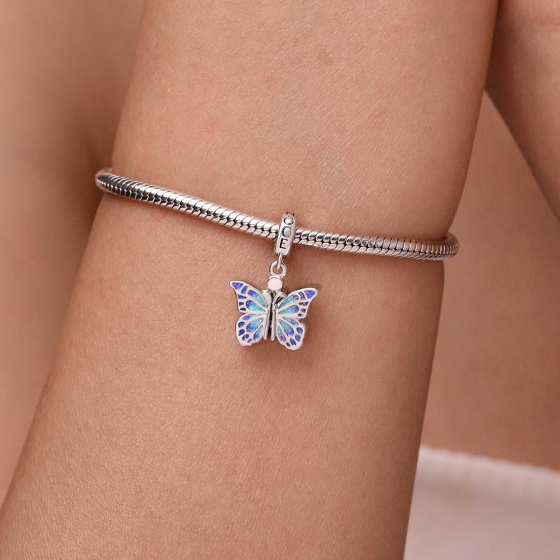 Colgante de Alas Vibrantes de Mariposa Azul
