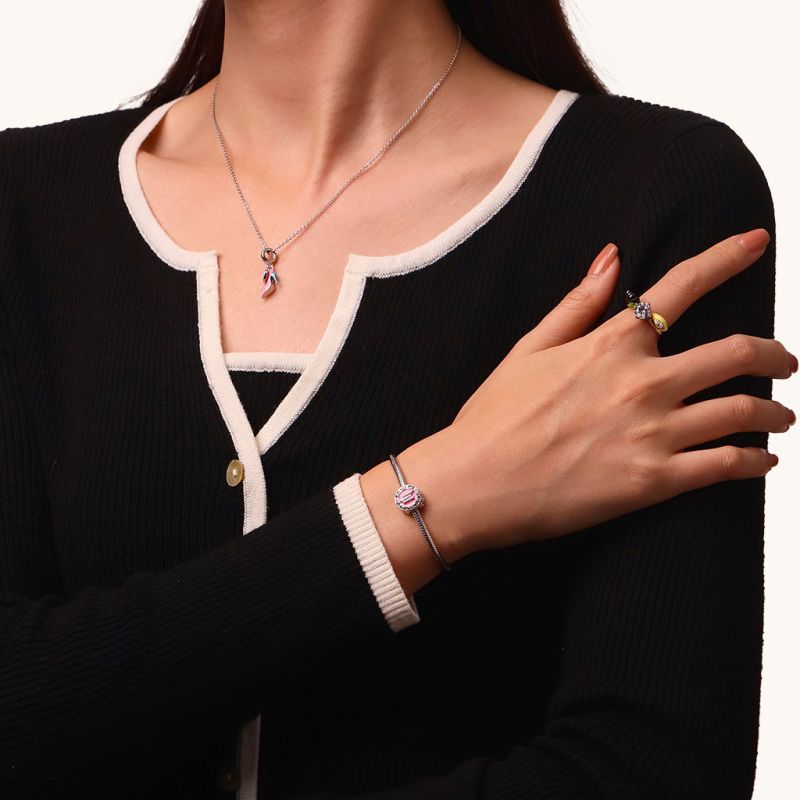 Wicked Charm Logo Rosa