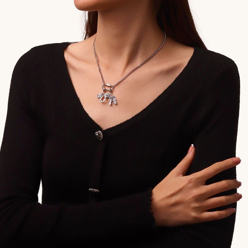 Collar de Cadena con Aro Ovalado