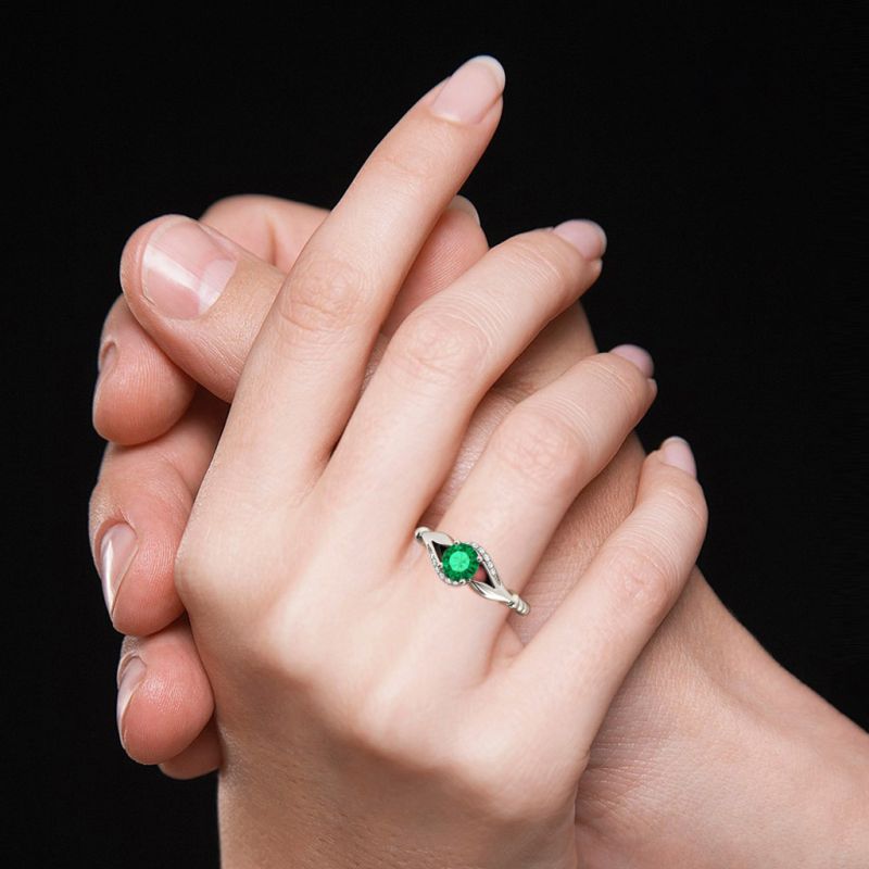 Anillo de Compromiso Redondo con Vástago Abierto