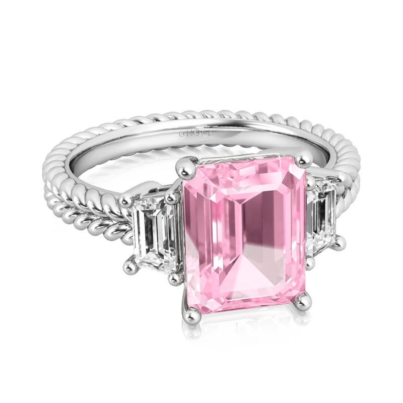 Anillo de Tres Piedras Corte Esmeralda