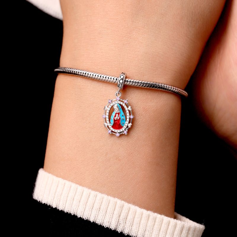 Colgante de la Virgen María