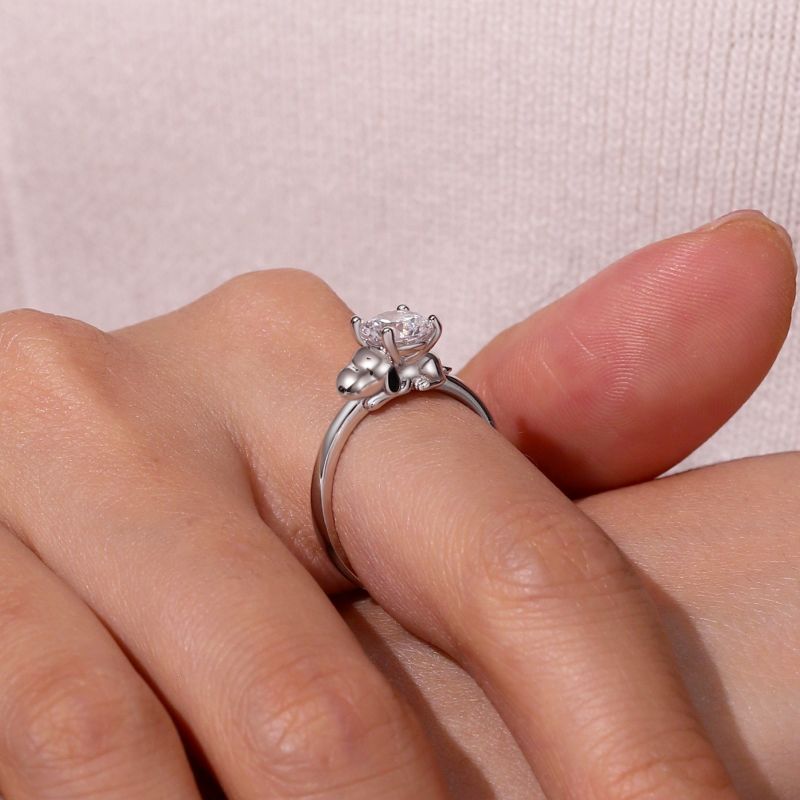 Anillo de moissanita Peanuts Snoopy