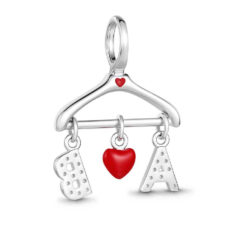 Amuleto de tendedero con inicial personalizada