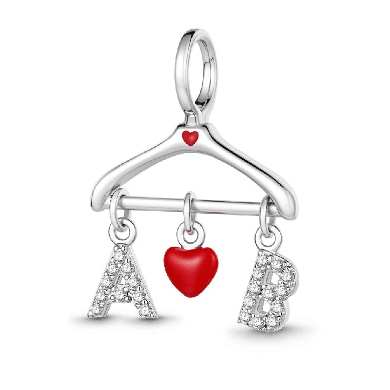 Amuleto de tendedero con inicial personalizada
