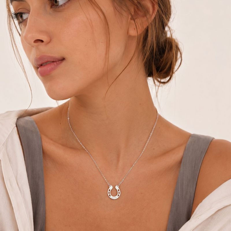 Collar de herradura grabable