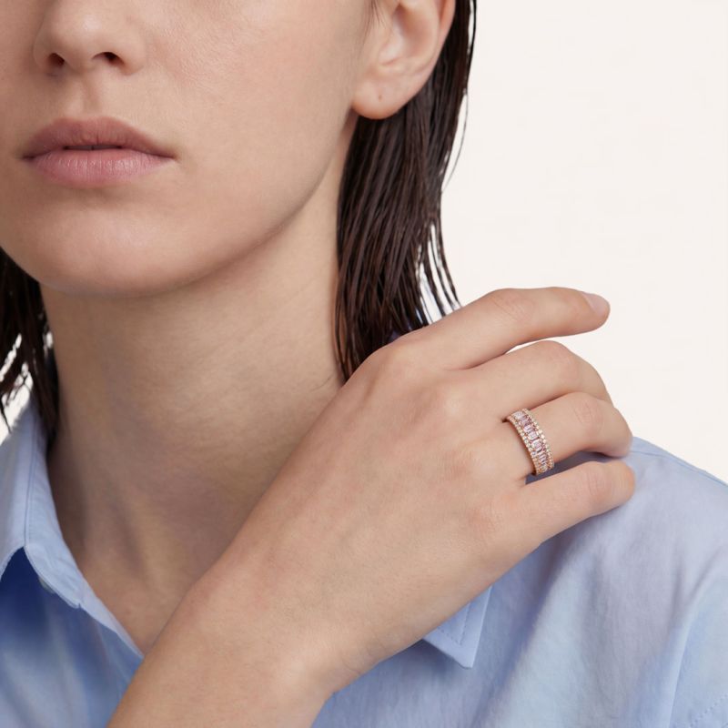 Anillo de tres filas con corte esmeralda