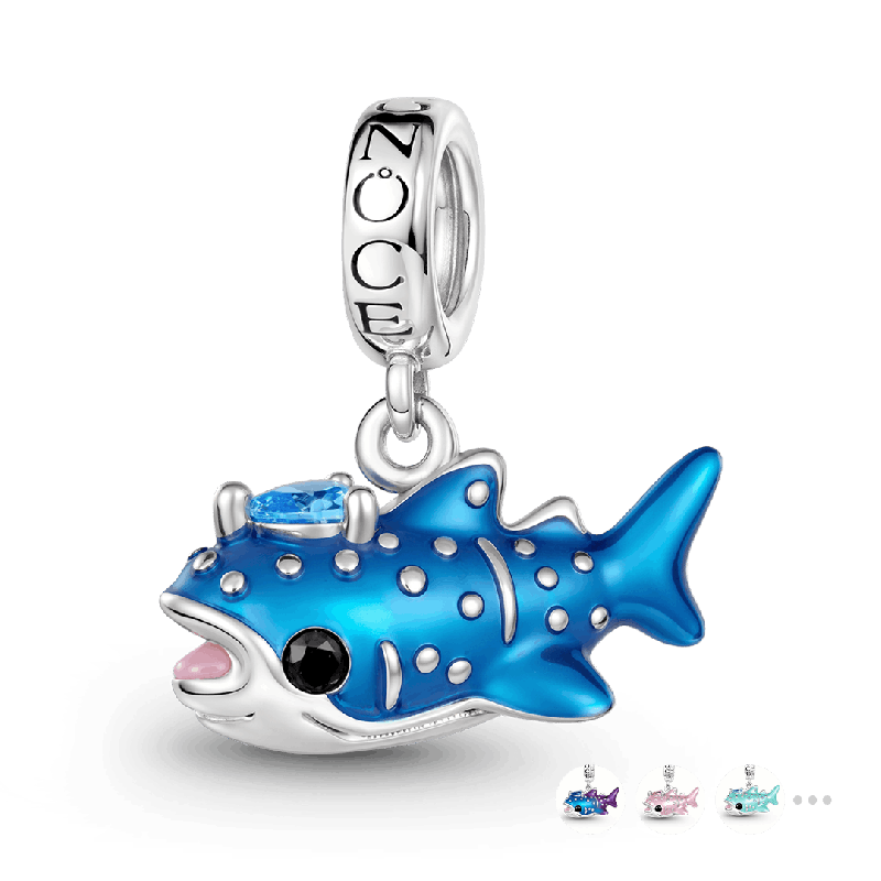 Amuleto de tiburón ballena azul