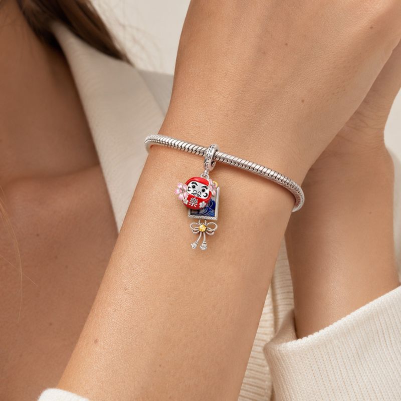 Amuleto japonés Daruma Sakura