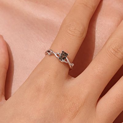 Anillo Solitario de Ágata Vine Moss