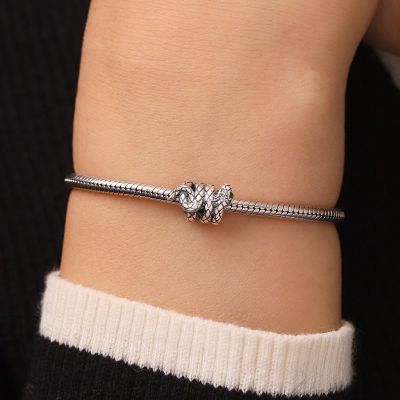 Charm Serpiente Enrollada