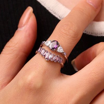 Conjunto de Anillos Rectangulares de Fucsia Cortados en Huevo