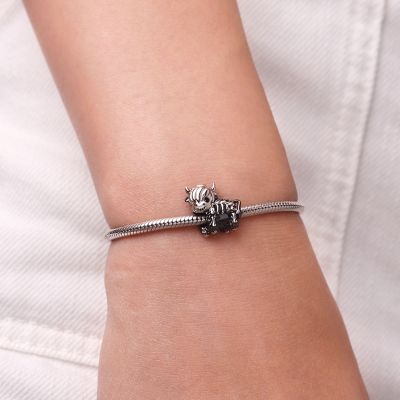 Charm Highlands Osamentas