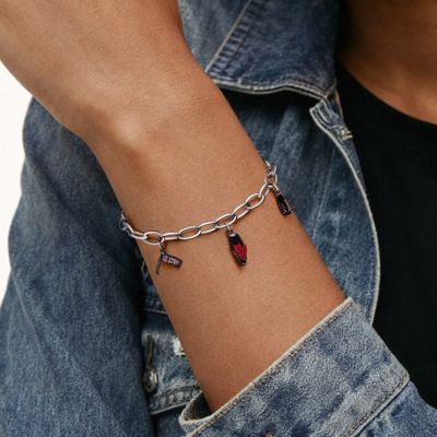 Juego de pulseras con amuletos