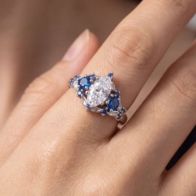 Anillo de gema azul moissanita