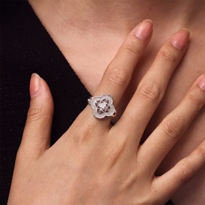 Anillo de trébol de cuatro hojas