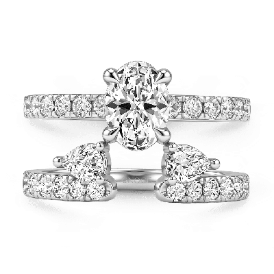 Set de anillos de moissanita de corte ovalado